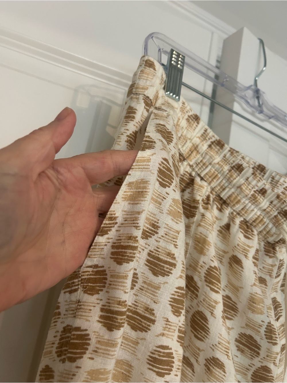 Ladies Beige Patterned Drawstring Cropped Pants - Picture 2 of 4